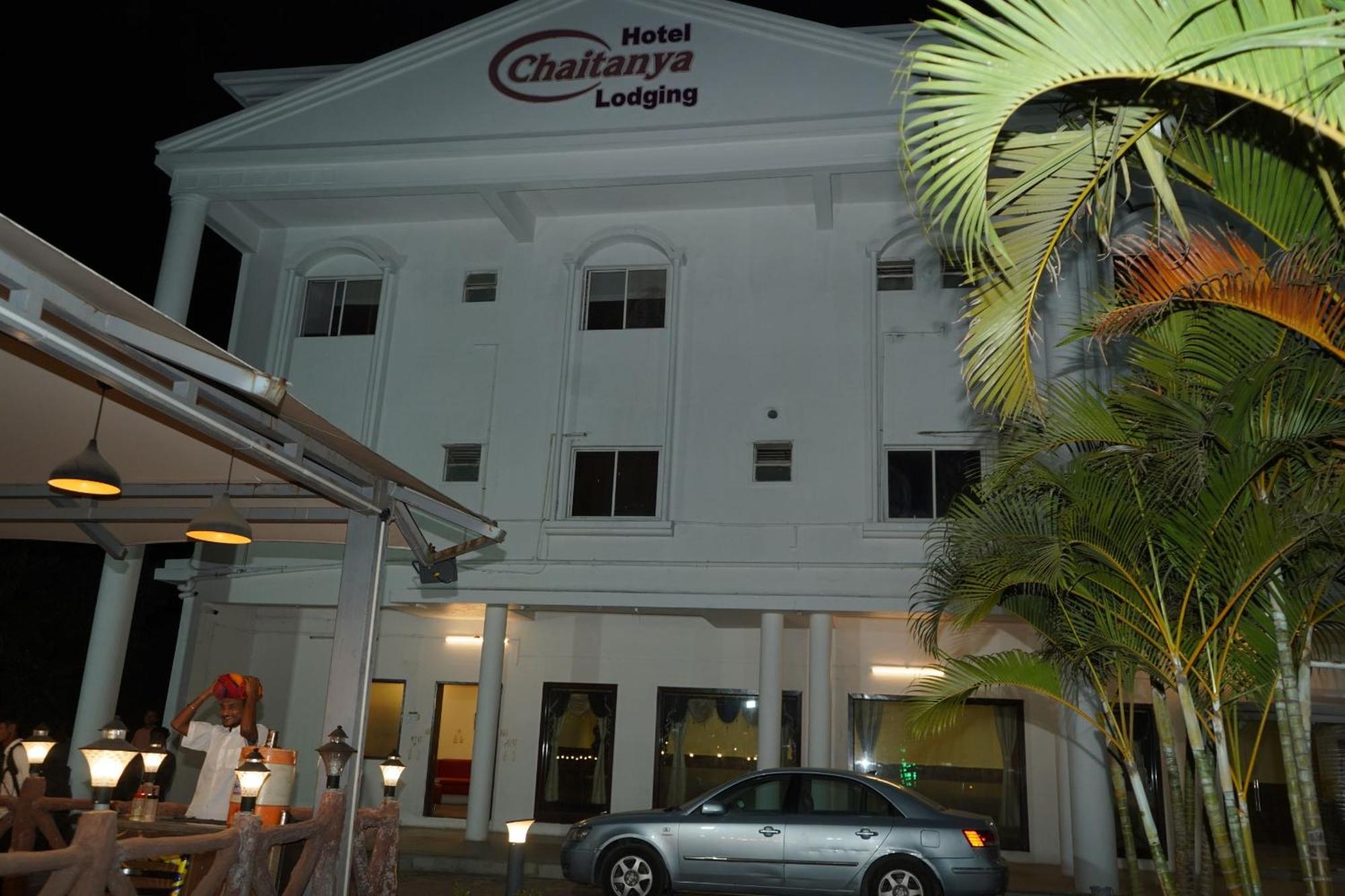 Hotel Chaitanya Lodging Supe Exteriör bild