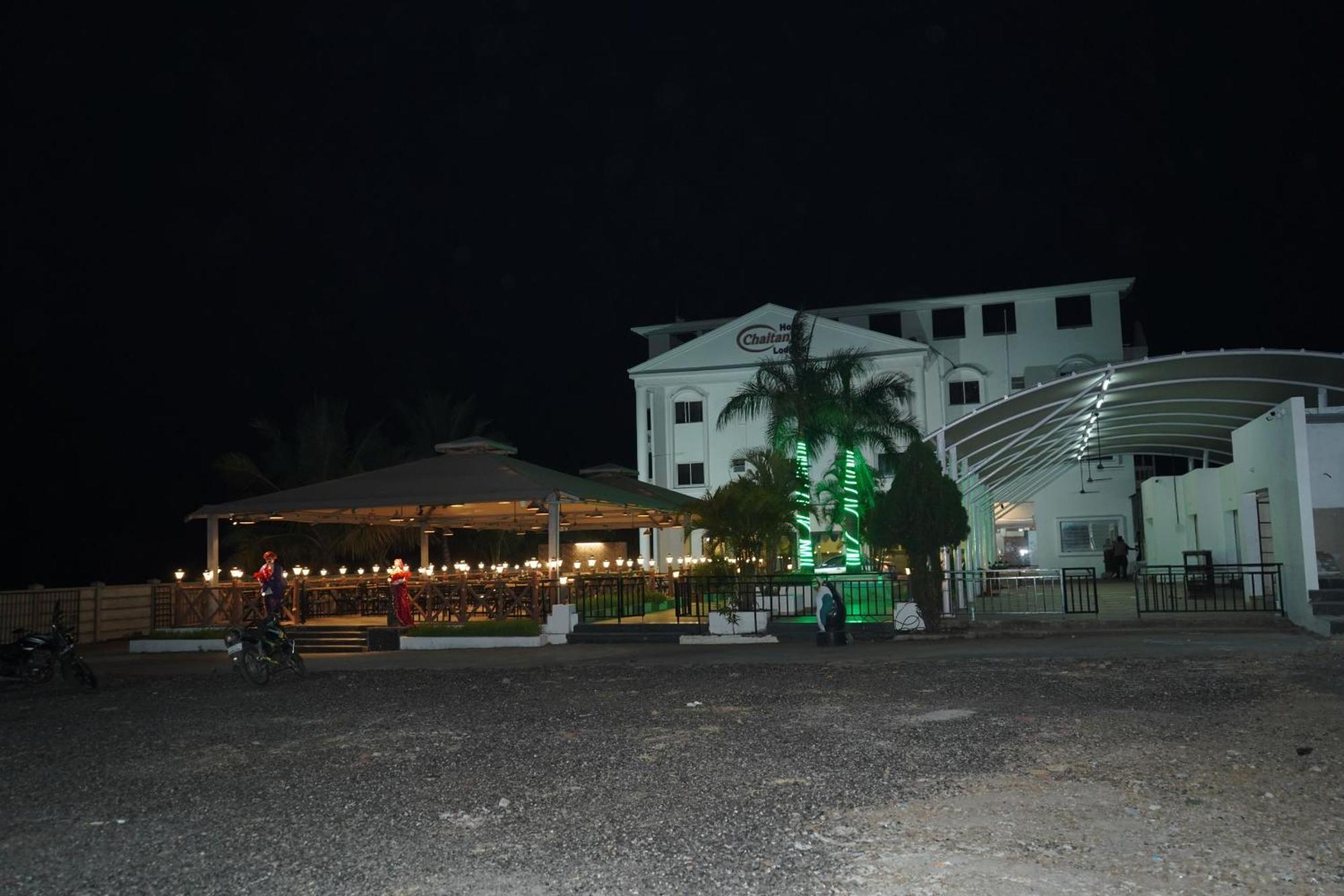 Hotel Chaitanya Lodging Supe Exteriör bild